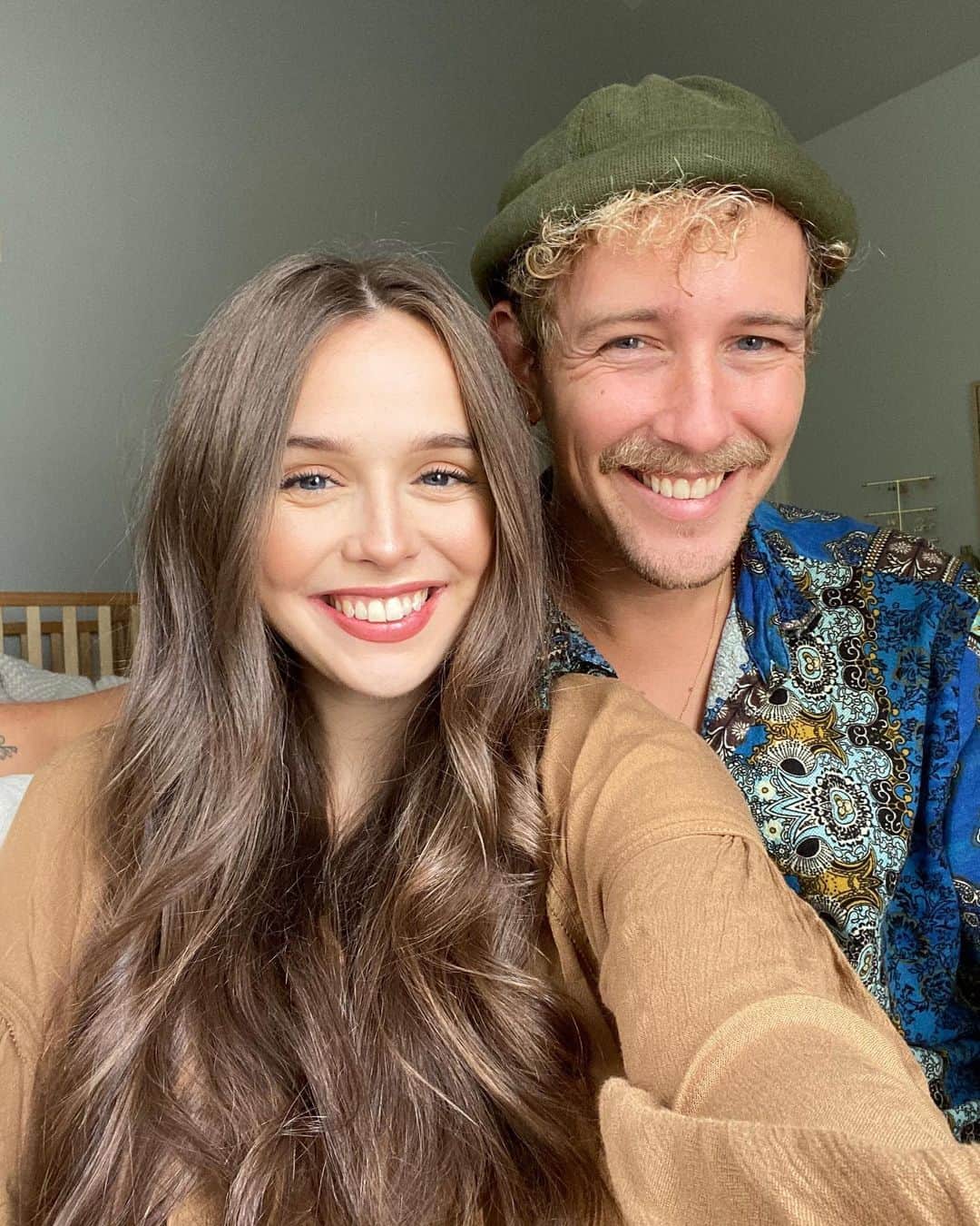 Acacia Brinleyさんのインスタグラム写真 - (Acacia BrinleyInstagram)「Last night sipping on our warm drinks, after the kids went to bed, giggling about stupid things and telling each other just how much we were proud of one another... I knew it couldn’t get any better than this. I’m pinching myself.」9月28日 1時46分 - acaciakersey