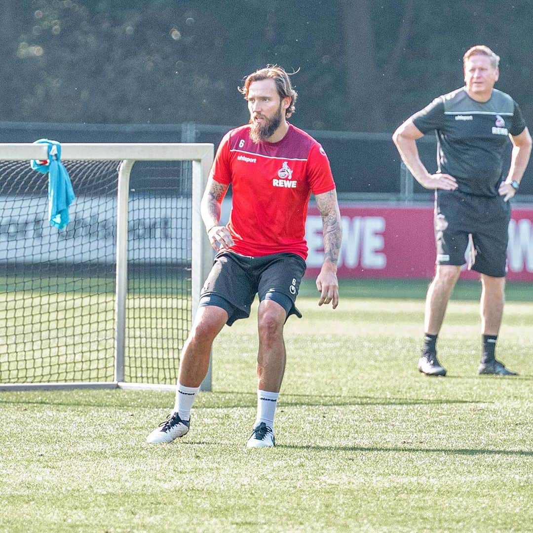のインスタグラム：「Head up 💪🏻 @fckoeln  #headup #goon #effzeh #fight #together #team #fc #köln #cologne #blessed #positivevibes #mh6 #liebedeinestadt #bundesliga」