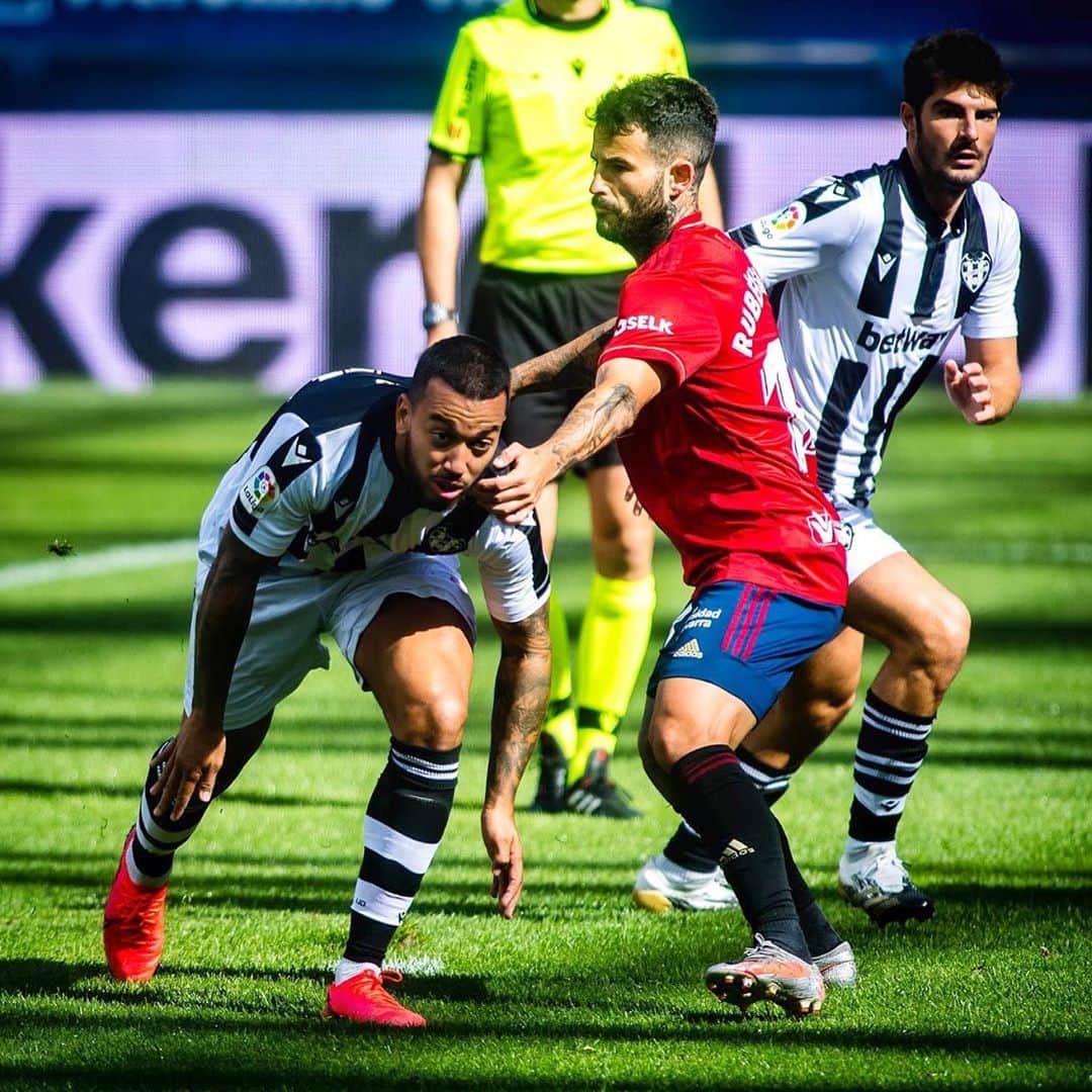 ルベン・ヴェソのインスタグラム：「Partidazo de todos y + 3️⃣ @levanteud」