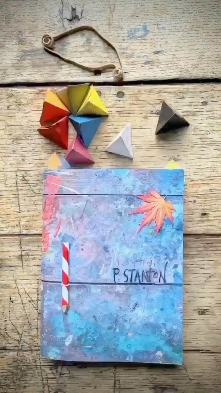 Tea and sittingのインスタグラム：「📘🔺✂️...This is the little ‘Reels’ film I made in my Live tutorial today which is showing one of the exercises from the ‘Colour’ chapter of my new book ‘Conscious Creativity - The Workbook’...thanks so much for tuning in and being so enthusiastic!! 🤩 ( I’ve saved the Live tutorial to my IGTV btw, and if you wanted to pre order my book which is out on October 6th there’s a link in my bio ) 🙏 #cctheworkbook #consciouscreativity @consciouscreativity @leapingharepress @quartocreates」