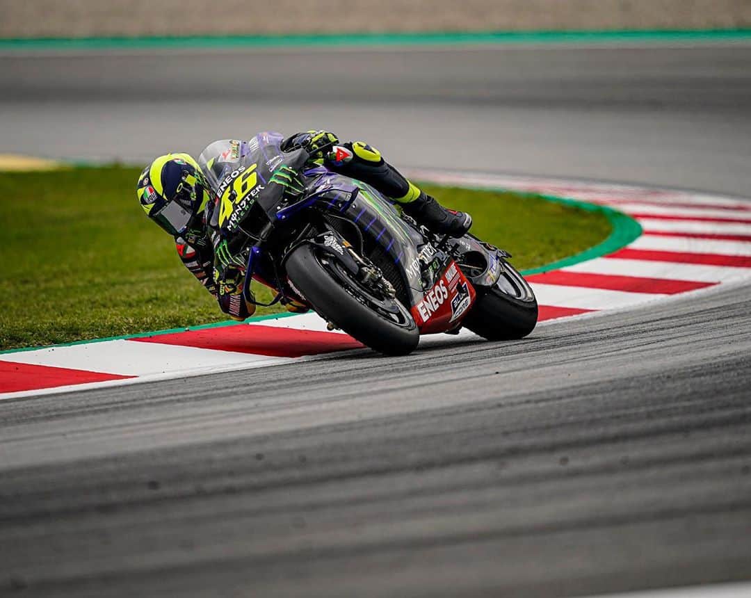 YamahaMotoGPさんのインスタグラム写真 - (YamahaMotoGPInstagram)「💬 @valeyellow46,  #CatalanGP Race Result - NC:  "Today I was at the limit, because I was behind Fabio and I didn‘t want to lose a lot, I wanted to stay with him. On the left is always dangerous, especially with a low temperature, and I lost the front. It‘s a great shame because I think I could have fought for the victory and for sure for the podium, that was our target."  #MonsterYamaha  #MotoGP」9月28日 2時26分 - yamahamotogp