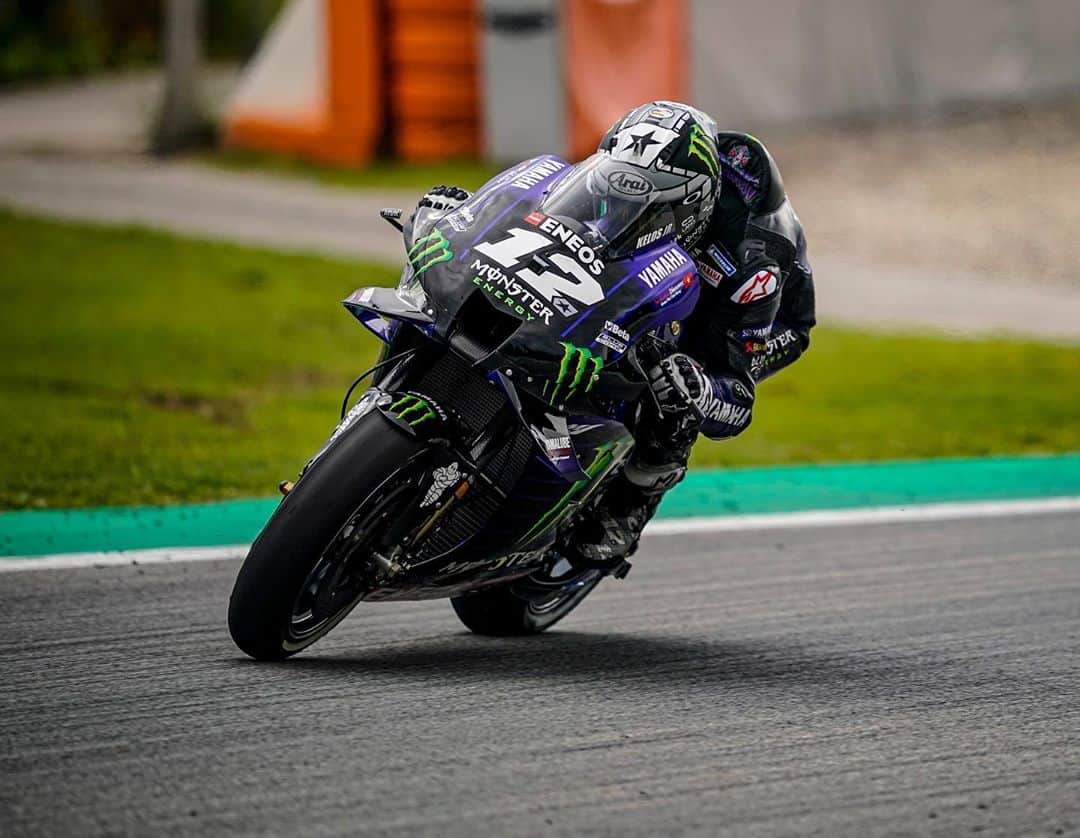 YamahaMotoGPさんのインスタグラム写真 - (YamahaMotoGPInstagram)「💬 @maverick12official, #CatalanGP Race Result - P9:  "I couldn‘t pass anyone, especially in the first fifteen or sixteen laps. I‘m really disappointed because if you don‘t start from first or second, you have big problems. This weekend we made a mistake in the qualifying and we paid the price. This result after winning last week is difficult to swallow. The championship could go any way. We will see in Le Mans."  #MonsterYamaha  #MotoGP」9月28日 2時29分 - yamahamotogp