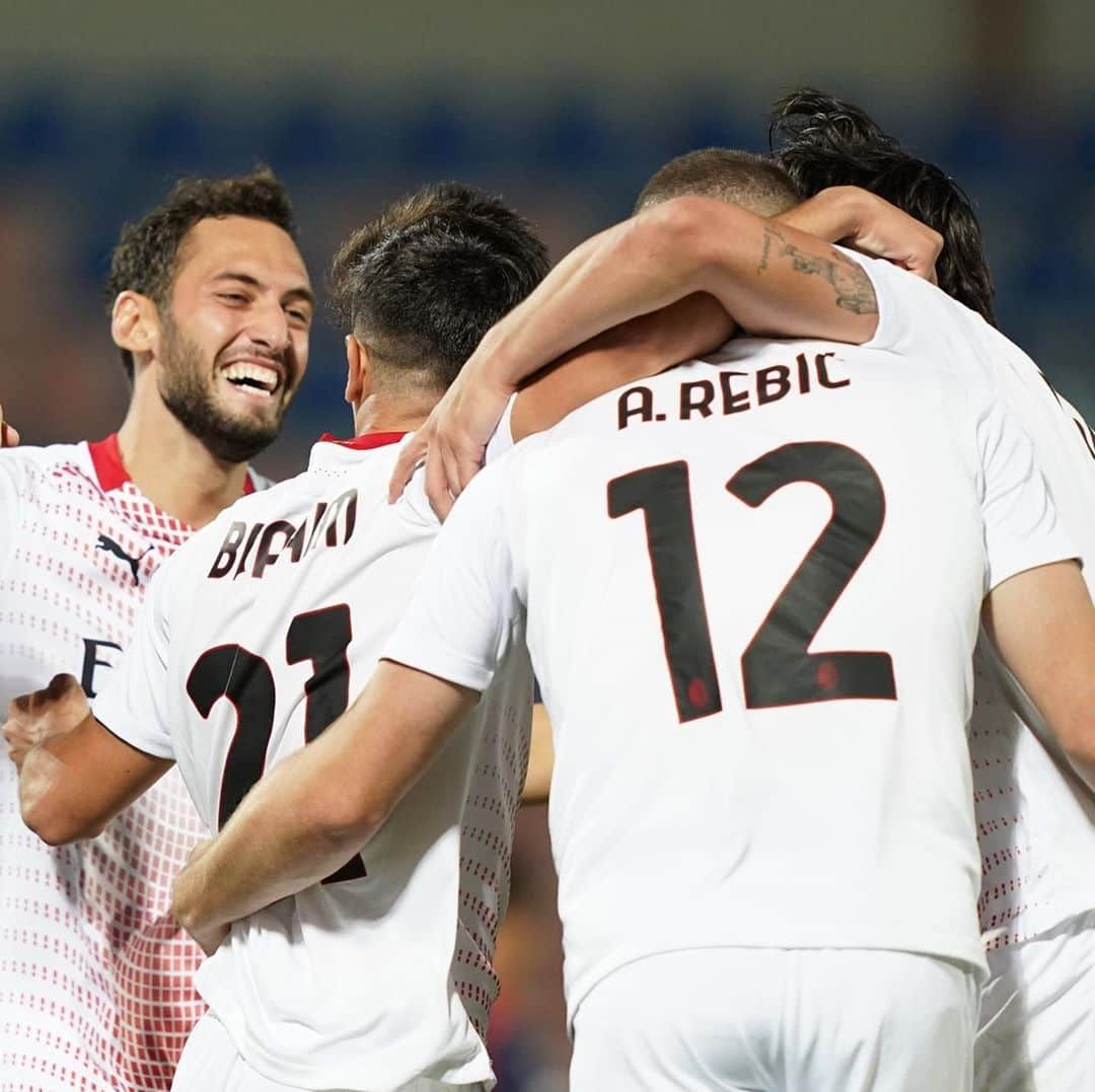 ACミランさんのインスタグラム写真 - (ACミランInstagram)「GET IN THERE 👊 @brahim scores his first in #SerieATIM!!! ⚽ #CrotoneMilan 0-2 #SempreMilan」9月28日 2時31分 - acmilan