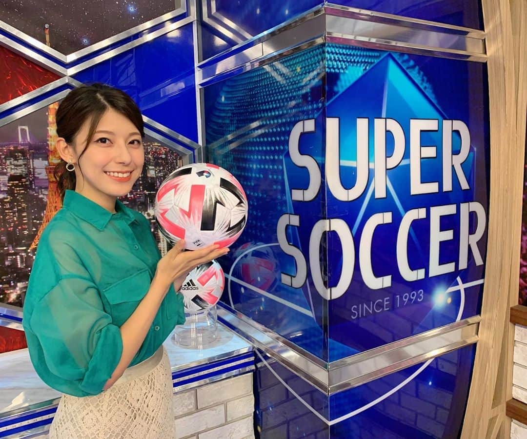 上村彩子さんのインスタグラム写真 - (上村彩子Instagram)「. 同じものを愛する気持ちを受け継いで、 一日でも長く1人でも多くの方に番組を 届けられるように頑張っていきます！  #本当にお疲れ様でした #日本サッカー応援宣言 #スパサカが声を倍にして頑張ります  #目指せ全国ネット」9月28日 3時01分 - saekokamimura