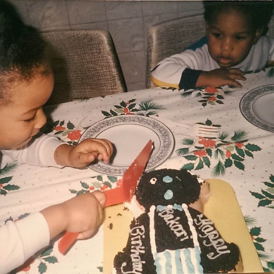 マイケル・B・ジョーダンのインスタグラム：「I quickly realized at a young age EVERYDAY is your birthday(that’s my cake) 😂   2nd slide- BUT NOT TODAY 😈   Love you!!! Happy Birthday Mila!!」