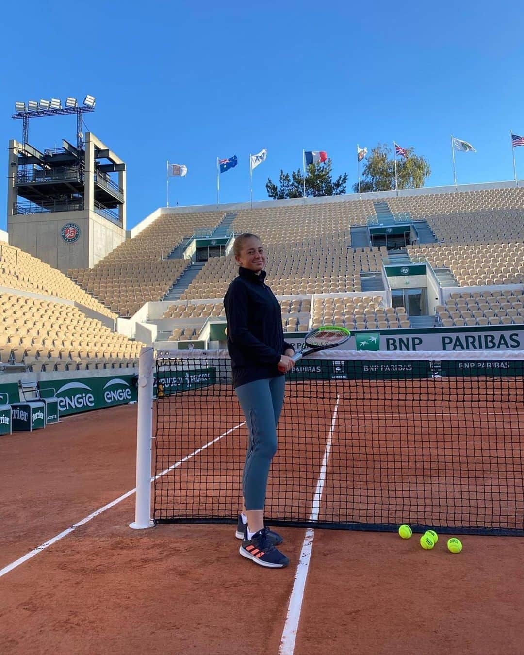 WTA（女子テニス協会）さんのインスタグラム写真 - (WTA（女子テニス協会）Instagram)「We do too 🧡 #RolandGarros @jelena.ostapenko ・・・ Love this place 😍🎾🇫🇷❤️🙈 @rolandgarros #tennis#adidas#wilson#suzannelenglen#Paris#rolandgarros」9月28日 3時26分 - wta