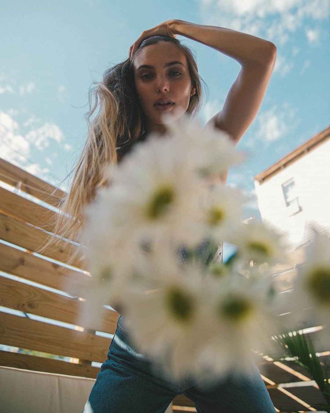 Macarena Achagaさんのインスタグラム写真 - (Macarena AchagaInstagram)「one day you’ll look back and realize that all along u were blooming 🌸🌹🌼🌷🌺🌻🌼🌺🌹🌷🌼🌸🌸🌻🌺🌻🌻🌼🌸  📷 @kaitlynmikayla  🔮✨@guadastewart mi little sis」9月28日 3時29分 - macabeso
