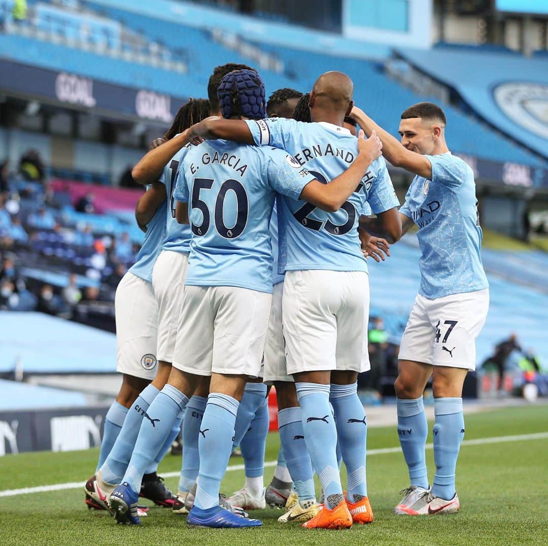 フェルナンジーニョのインスタグラム：「A bad day at the office. We won together, we lost together. It’s time to work, improve and get ready for the next challenge. Cmon 💪🏾」