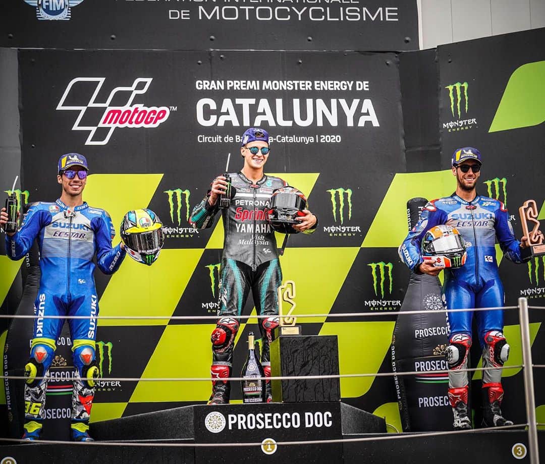 モンスターエナジーさんのインスタグラム写真 - (モンスターエナジーInstagram)「🧹🥇🥈🥉🧹 Congratulations to @fabioquartararo20 winning his third @motogp VICTORY! Along with @alexrins & @joanmir36official protecting their home turf and putting two Suzuki’s on the podium for the first time since 2007.   #CatalanGP #MotoGP #Motorcycle #Motorsport #Racing #MonsterEnergy」9月28日 3時44分 - monsterenergy