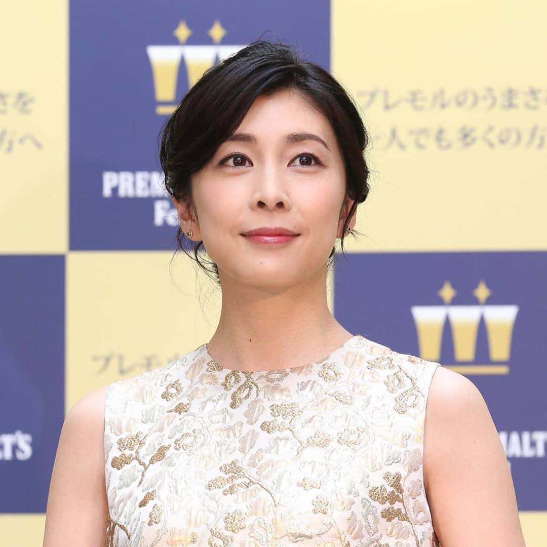 E! Onlineさんのインスタグラム写真 - (E! OnlineInstagram)「Japanese actress and mother of two, Yuko Takeuchi has tragically passed away at the age of 40. 💔 Link in bio for everything we know. (📷: Getty Images)」9月28日 3時59分 - enews