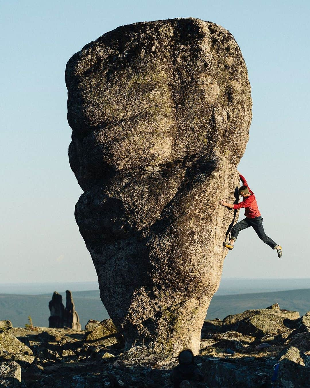 キリアン・フィッシュフーバーさんのインスタグラム写真 - (キリアン・フィッシュフーバーInstagram)「Tomorrow afternoon I’ll be doing a Q&A on the @lasportivagram instagram channel about my climbing trip to the remote Siberian hinterland. I would be glad to answer your questions. How did we find that place? Did we use bolts? Was the approach really that hard? Video link in bio.」9月28日 4時02分 - kilifish