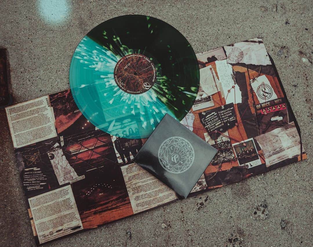 Of Mice & Menのインスタグラム：「Happy 1 year anniversary to EARTHANDSKY! What was your favorite track off this album?!🤔🌎🤯☢️ • “Creating this album was incredible & unlike any other. It was the first time we recorded an album at home in California & working at our favorite studio @hybridstudiosca, together with mega metal producer @joshwilburmusic, we crafted some of the most scathing jams & the most relentlessly aggressive album we’ve ever written. The fully immersive process also helped us conceptualize a visual narrative & universe that we created to exist alongside the songs on the album which you can experience via the music videos & following the clues hidden in the album artwork! Big shout out to @mikechardcore who went all in on this album artwork! EARTHANDSKY is incredibly special to us so give it a spin today & bang your heads!” - Valentino Arteaga, Drummer (@youngfuego) • #ofmiceandmen #musicoftheday #metalcorevinyl #throwback #metalheadsofinstagram #metalcore #ofmiceandmenband #staymetal #alternativerock #albumartwork #riserecords #ofmiceandmenfans #metalcoreband #metalbands #ofmiceandmenfamily #earthandsky #vinyl #metalcoreworldwide #moshpits #metalcorebands #altmusic #heavymusic」