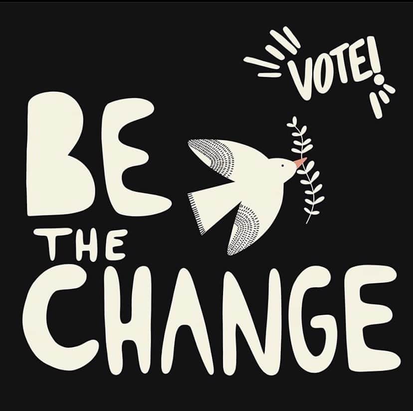 マギー・リンデマンのインスタグラム：「please please please if you have not yet, register to vote!!! i know a lot of you guys are young, some are newly 18, and i know maybe right now you aren’t into politics or maybe don’t care. but think about where you’ll be in 4 more years, i PROMISE you your life will be very different. please think about your future! registering to vote is only a couple of steps, it’s super simple. you are the future, please be the change!」