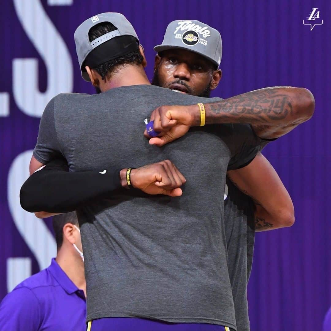 Los Angeles Lakersさんのインスタグラム写真 - (Los Angeles LakersInstagram)「"One step closer to the goal. Job not done." - @kingjames」9月28日 4時13分 - lakers