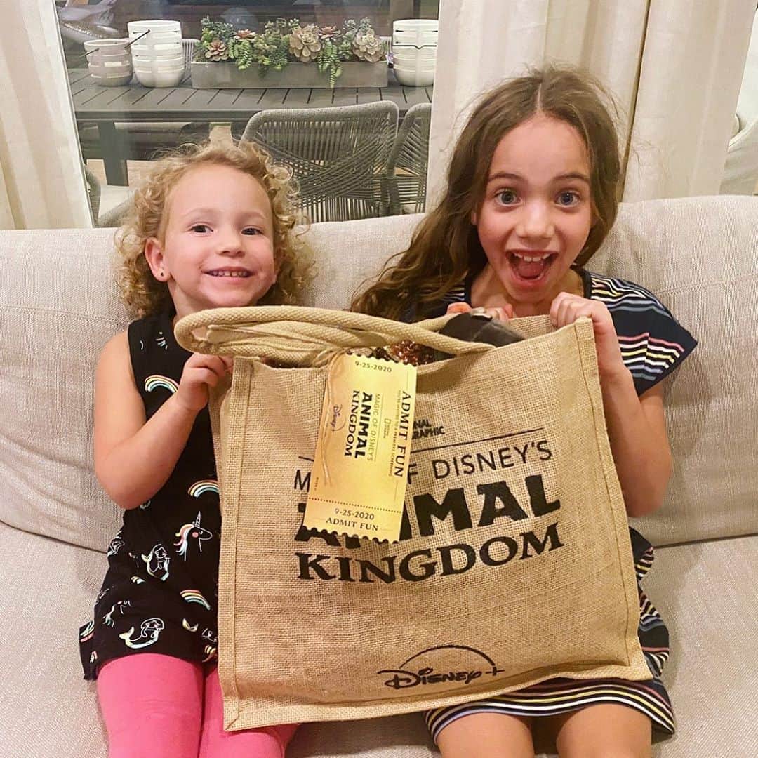 A.J.のインスタグラム：「Thanks Disney and everyone that made it possible for me and my girls to get a sneak peek of the new @disneyplus show #AnimalKingdom. We loved it!!! #MoDAK @natgeochannel」