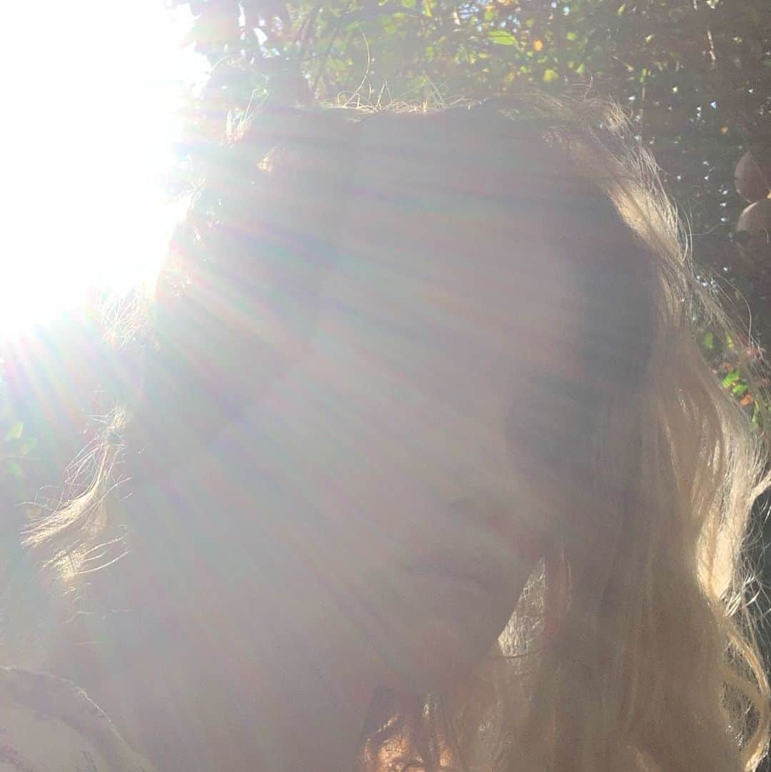 スカイ・フェレイラのインスタグラム：「my first/last time in the sun」