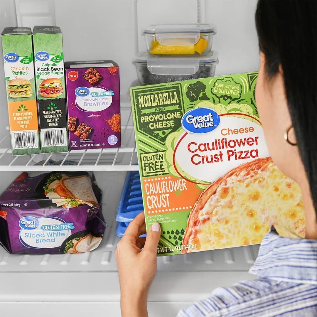 Wal-Mart Stores, Incのインスタグラム：「If cauliflower can be 🍕 crust, frozen meals can be organic, gluten free, and plant-based. Reach for something convenient with a freezer full of yum. 🥦🥕🍅」