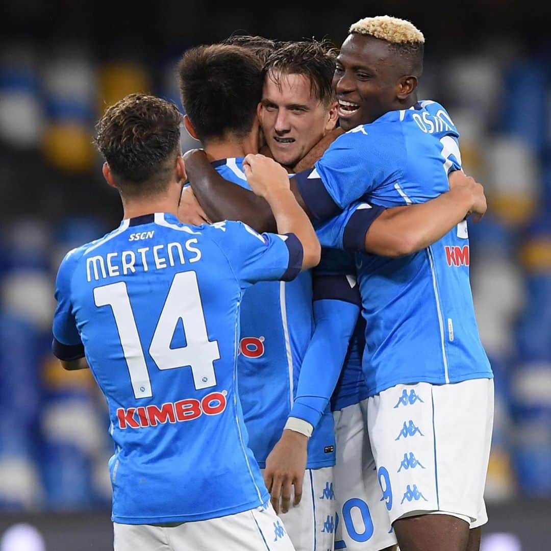 ピオトル・ジエリンスキのインスタグラム：「Avanti cosi⚽️💙#forzanapolisempre」