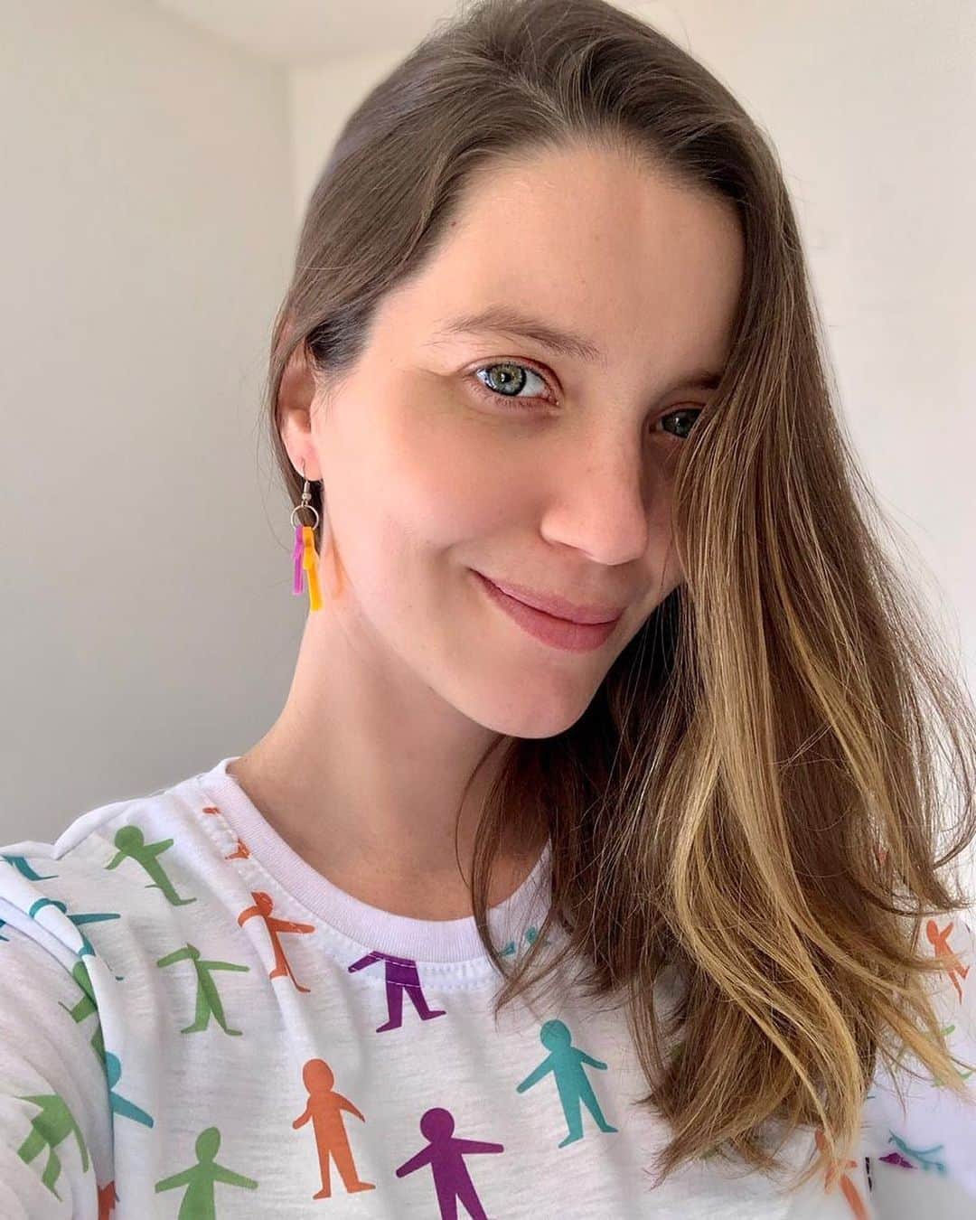 ナタリア・ディルのインスタグラム：「Já já estarei no mesão do @crianca.esperanca! Doe Esperança você também! #DoeEsperança #CriançaEsperanca」