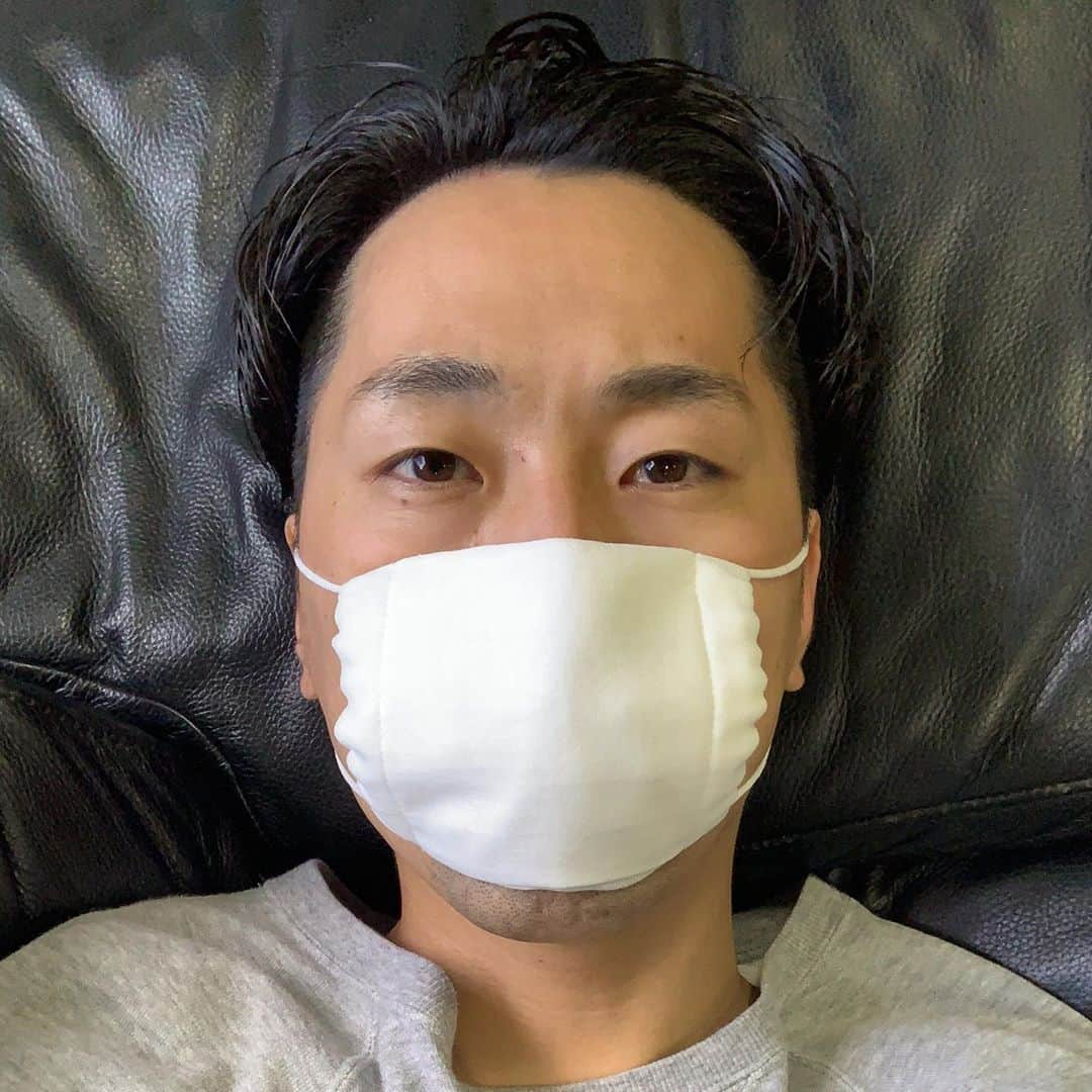 こうへいのインスタグラム：「#アベノマスク 小さくて可愛いね😷」