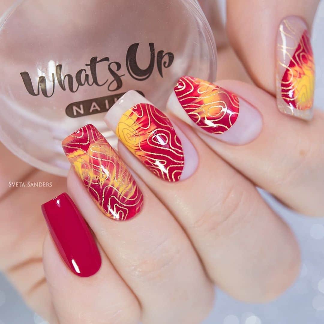 Sveta Sandersのインスタグラム：「#WhatsUpNails stamping ❤️   All the products I used are from @whatsupnails :  ✨Stamping Plate B052 by sveta_sanders ✨Clear jelly stamper ✨ Stamping polish: “Go for Gild” “Fab Cab” “Box of Whine”」