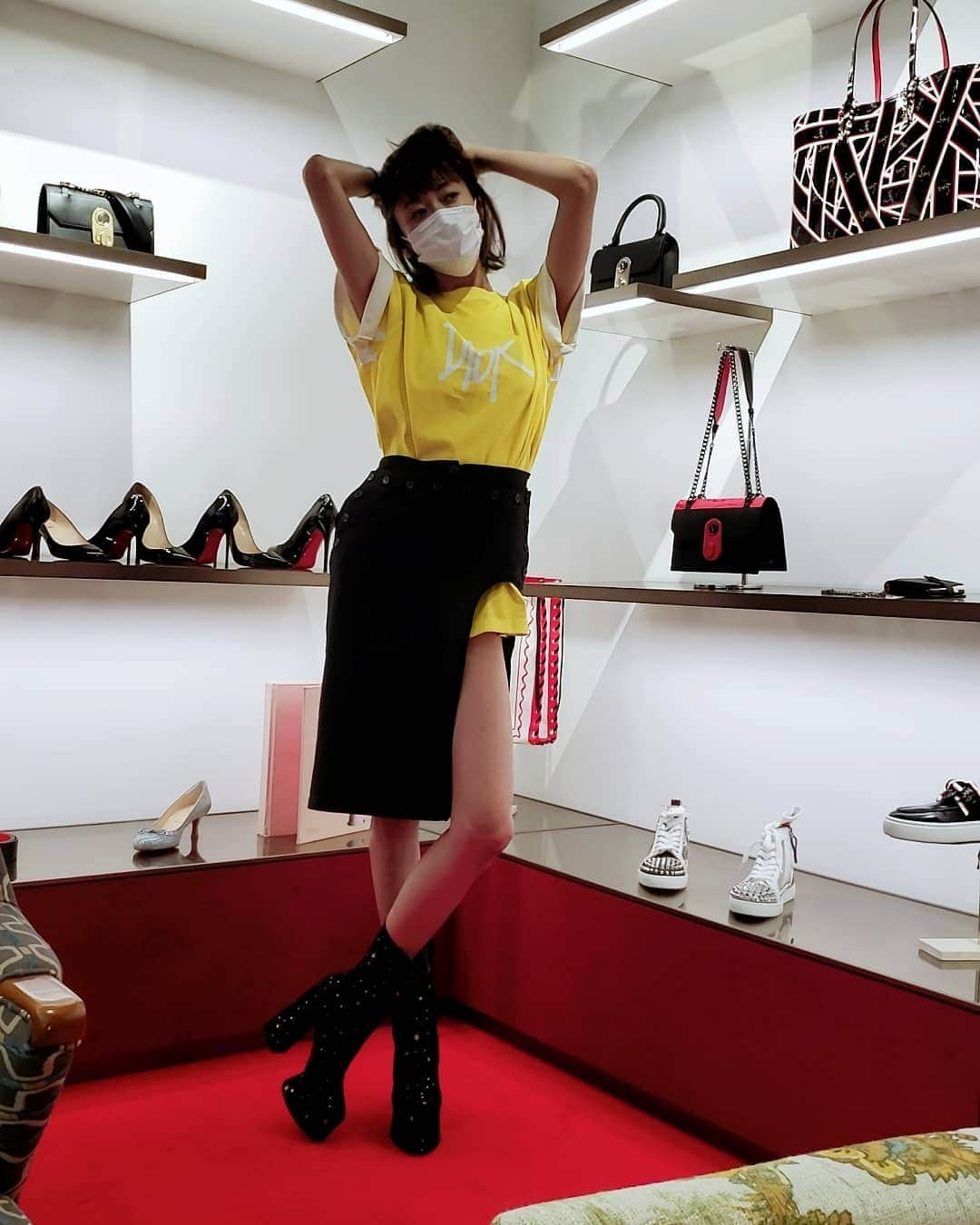 山田優さんのインスタグラム写真 - (山田優Instagram)「LouboutinのPressで MODELごっこ。w  NEW COLLECTIONの カッコいいブーツで♡  @louboutinworld」9月28日 15時00分 - yu_yamada_