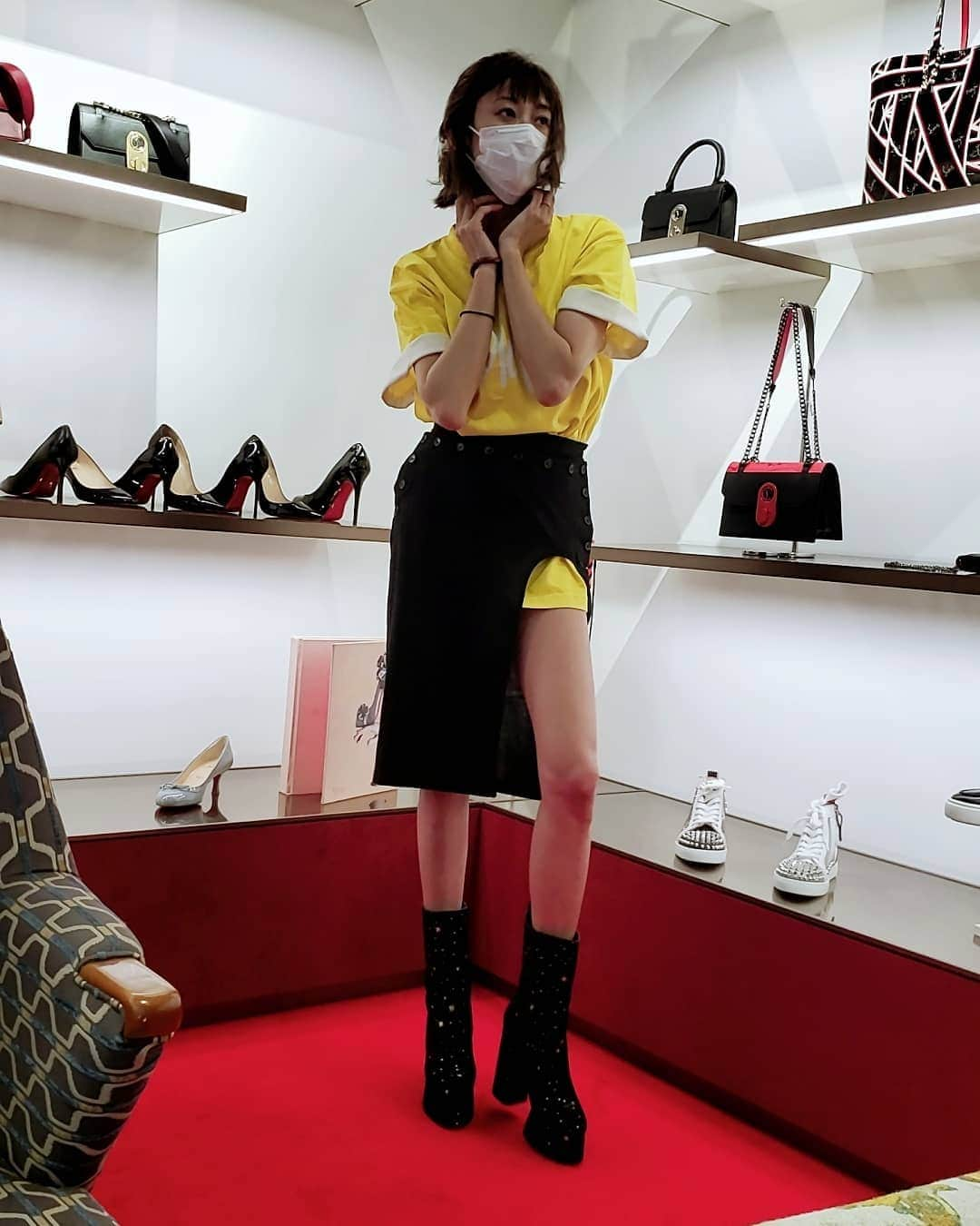 山田優さんのインスタグラム写真 - (山田優Instagram)「LouboutinのPressで MODELごっこ。w  NEW COLLECTIONの カッコいいブーツで♡  @louboutinworld」9月28日 15時00分 - yu_yamada_