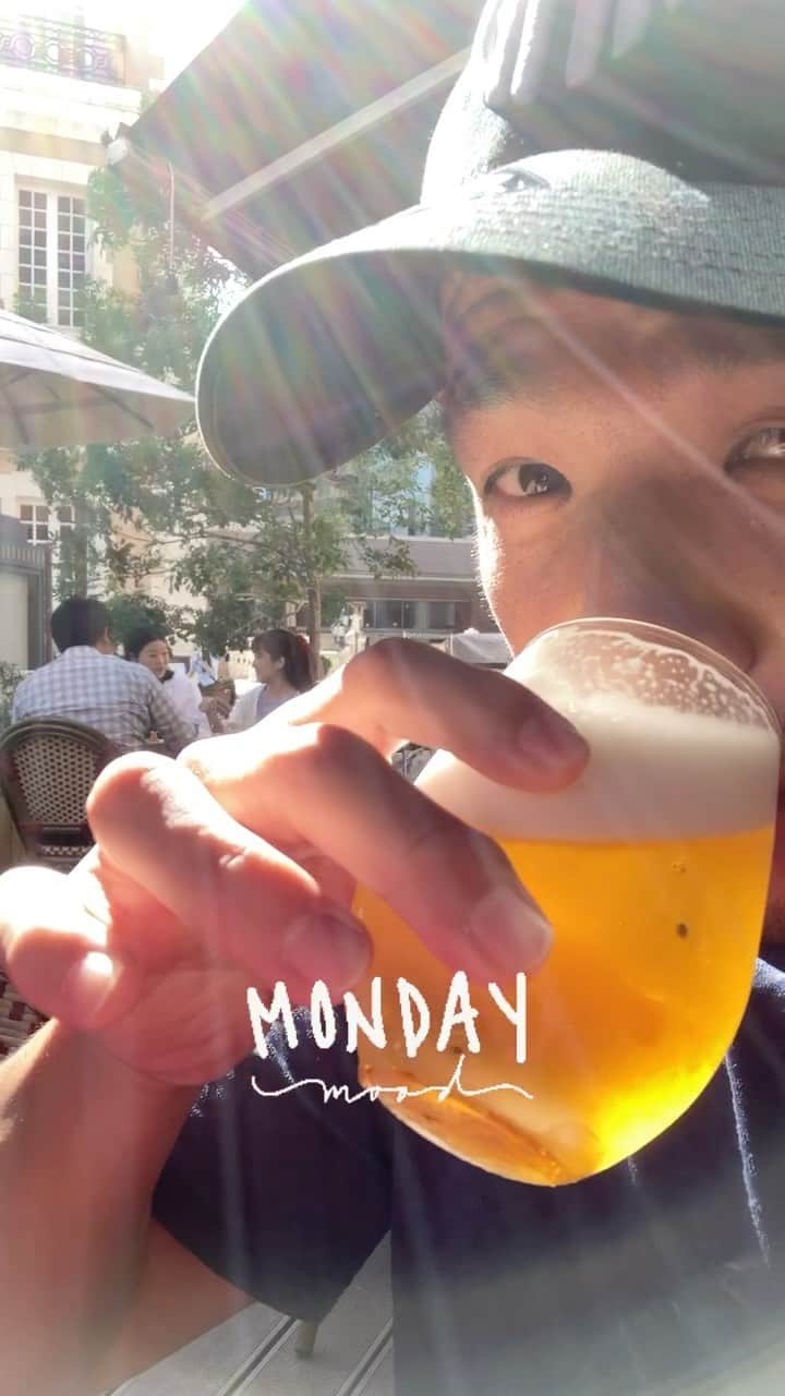 君島良夫のインスタグラム：「Monday mood🍻」
