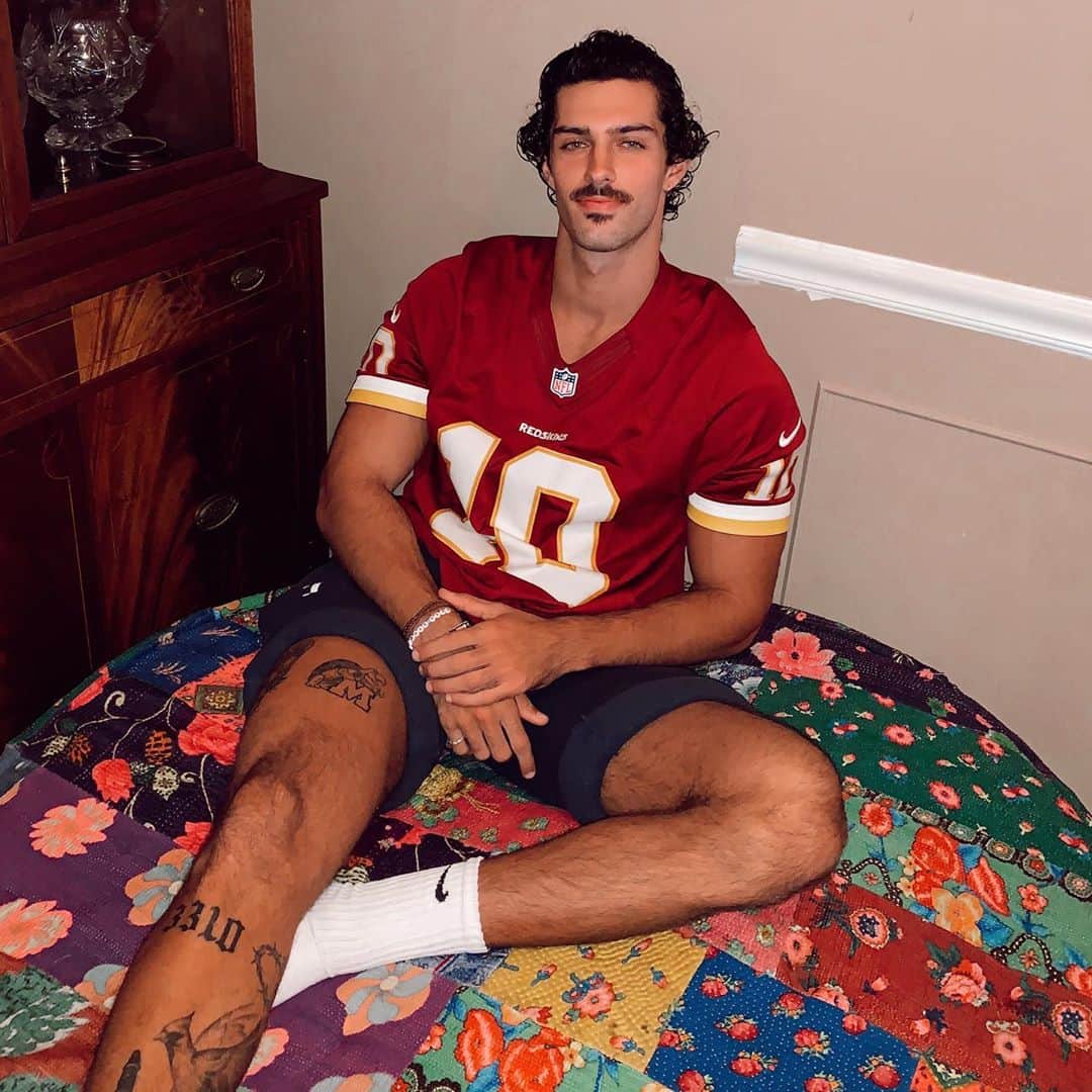 Steven Kellyのインスタグラム：「It’s tough being a DC sports fan」
