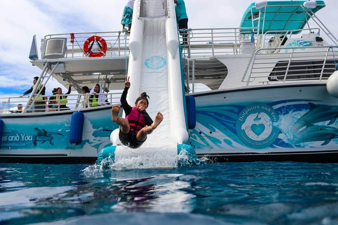 And Youさんのインスタグラム写真 - (And YouInstagram)「Sunday Fun Day!🌊🐬🙌 ​. ​. ​. ​. ​. ​. ​. ​. ​#swim #sundayfunday #hawaiilife #oahulife #hawaiivacation #oahuvacation #waterslide」9月28日 7時25分 - dolphinsandyou