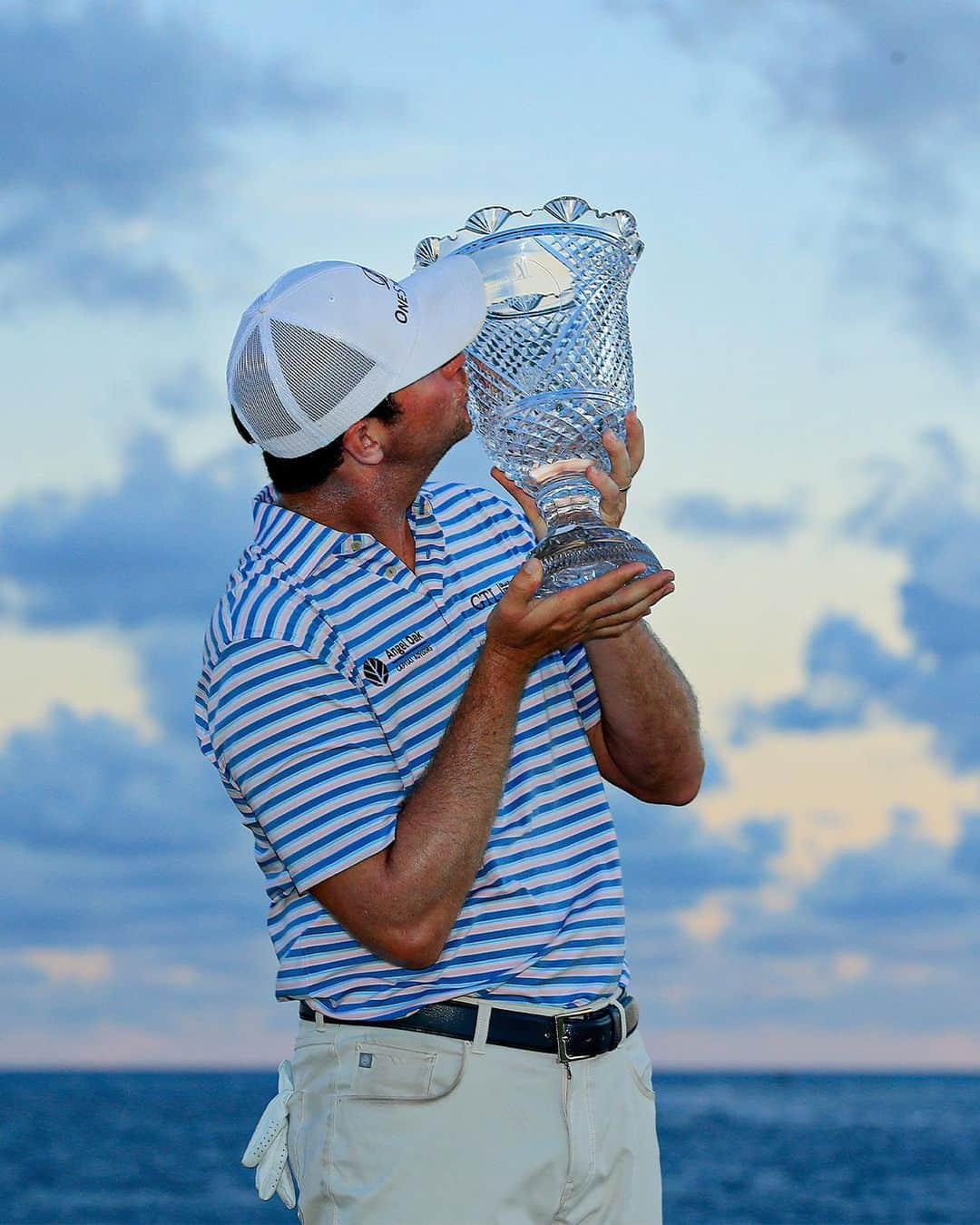 PGA TOURさんのインスタグラム写真 - (PGA TOURInstagram)「All smiles in Punta Cana. 😘🏆」9月28日 8時27分 - pgatour