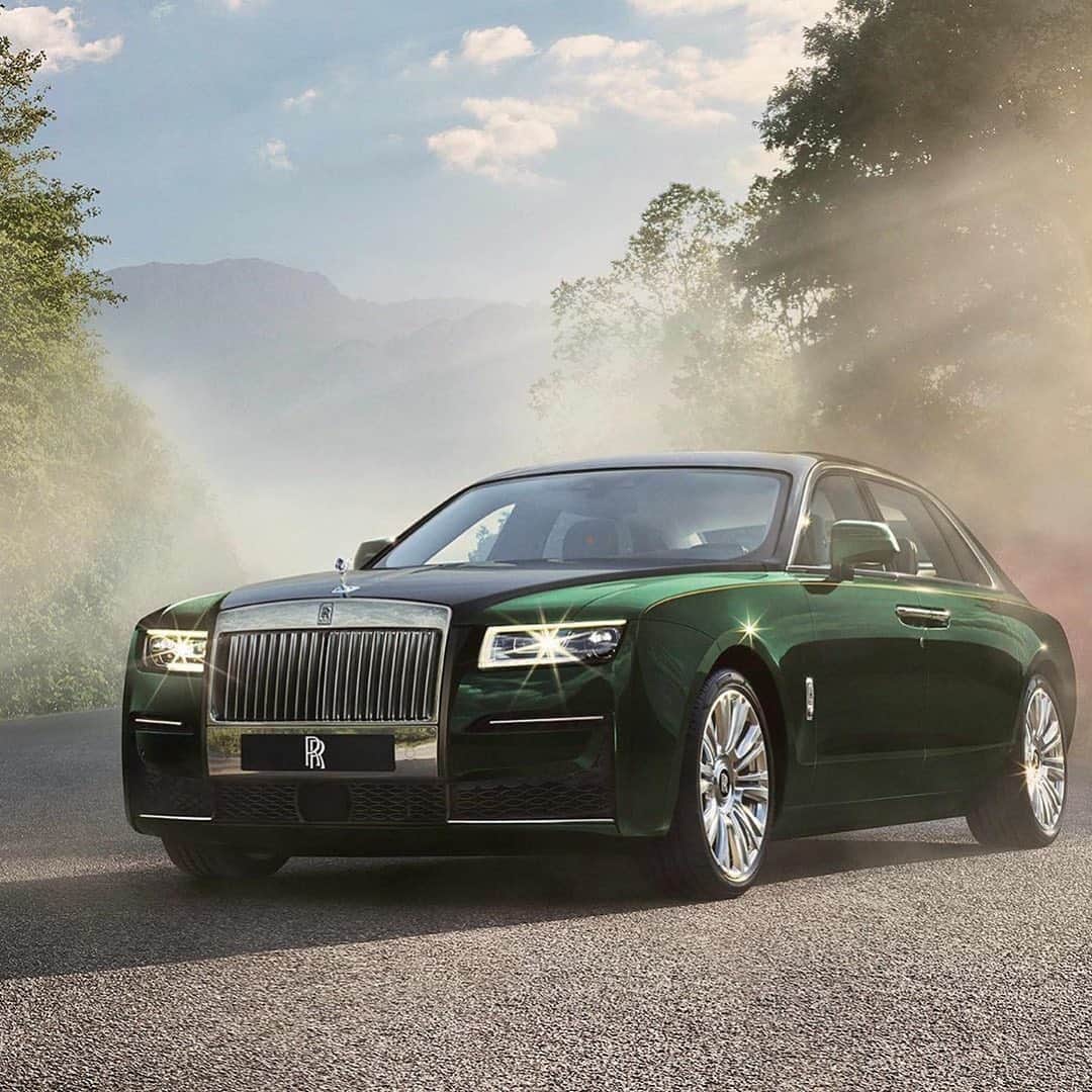 HYPEBEASTさんのインスタグラム写真 - (HYPEBEASTInstagram)「@hypebeastcarclub: @rollsroycecars introduces its Ghost Extended, the latest iteration of the entry-level sedan with an extended wheelbase. The car is now 170mm (6.69 inches), giving rear passengers the most legroom ever offered in a Ghost. Should you require more space, the optional Serenity Seats can be added, reclining the rear seats akin to international business cabins on airliners. Other luxuries come in the form of on-board Wi-Fi, a Micro-Environment Purification System for air filtration, and a central champagne chiller.⁠⠀ Photo: Rolls-Royce」9月28日 9時03分 - hypebeast