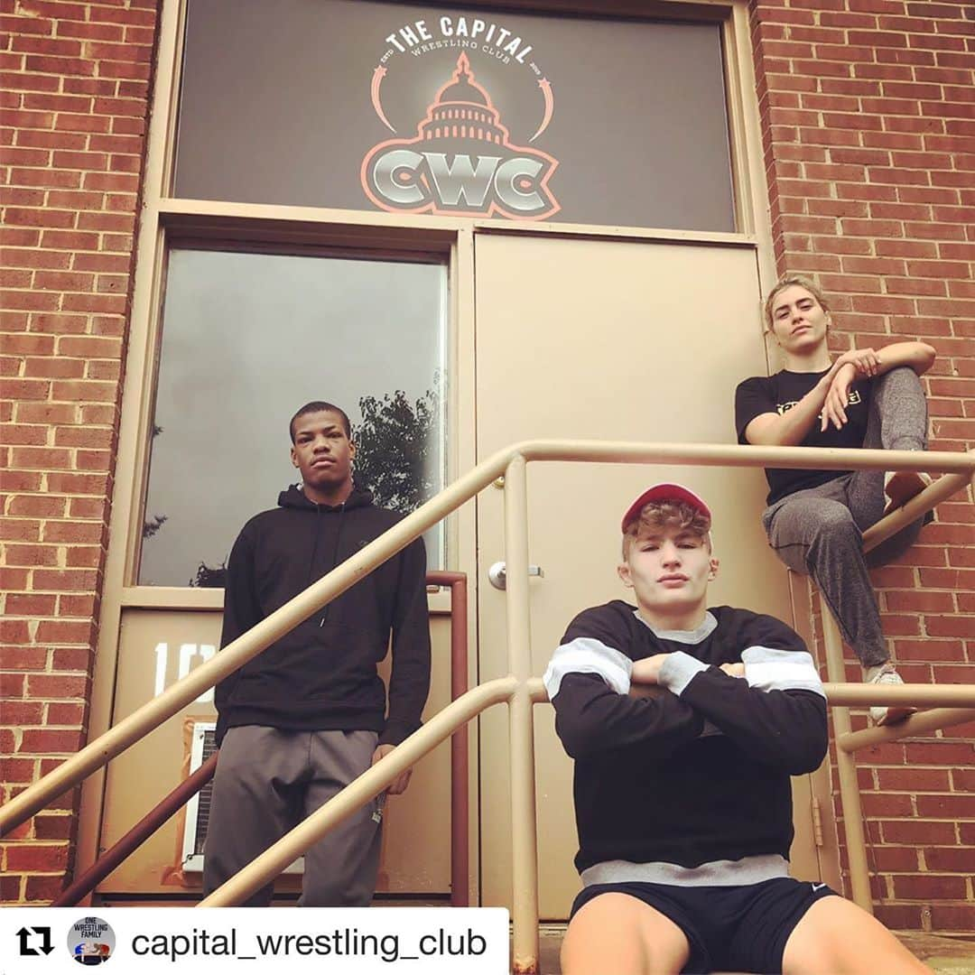 ヘレン・マロウリスさんのインスタグラム写真 - (ヘレン・マロウリスInstagram)「Sunday Funday!! 🤼‍♀️🤼 #repost @capital_wrestling_club with @get_repost ・・・ Great Sunday practice with these studs! While everyone else is chillin, we’re making gains. Awesome practice and skill work on short offense/defense with coach @helen_maroulis this morning! We have only a handful of spots left to enroll...forget the rest and come learn from the best. #CapitalWrestlingClub #Wrestling #Goals #Dreams #GoldMedals #SkillsPayTheBills」9月28日 9時29分 - helen_maroulis