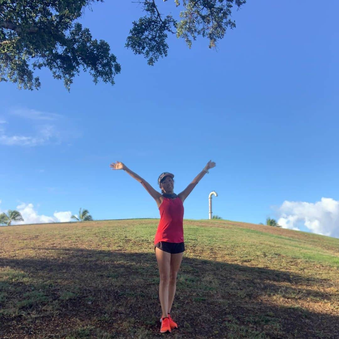 飯島寛子さんのインスタグラム写真 - (飯島寛子Instagram)「おひとりさまラン 20miles 💪🏻  家に戻った途端に攣りそうになったけれど 守られました🙏深謝  #longslowdistance #ハワイ暮らし #ハワイライフ  #ハワイを走ろう」9月28日 9時30分 - hirokoiijima