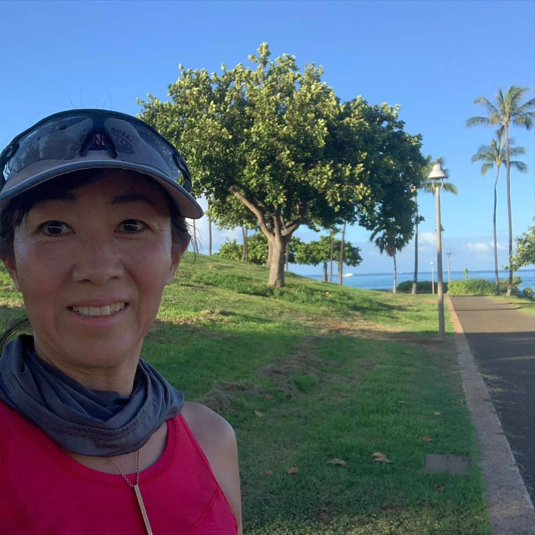 飯島寛子さんのインスタグラム写真 - (飯島寛子Instagram)「おひとりさまラン 20miles 💪🏻  家に戻った途端に攣りそうになったけれど 守られました🙏深謝  #longslowdistance #ハワイ暮らし #ハワイライフ  #ハワイを走ろう」9月28日 9時30分 - hirokoiijima