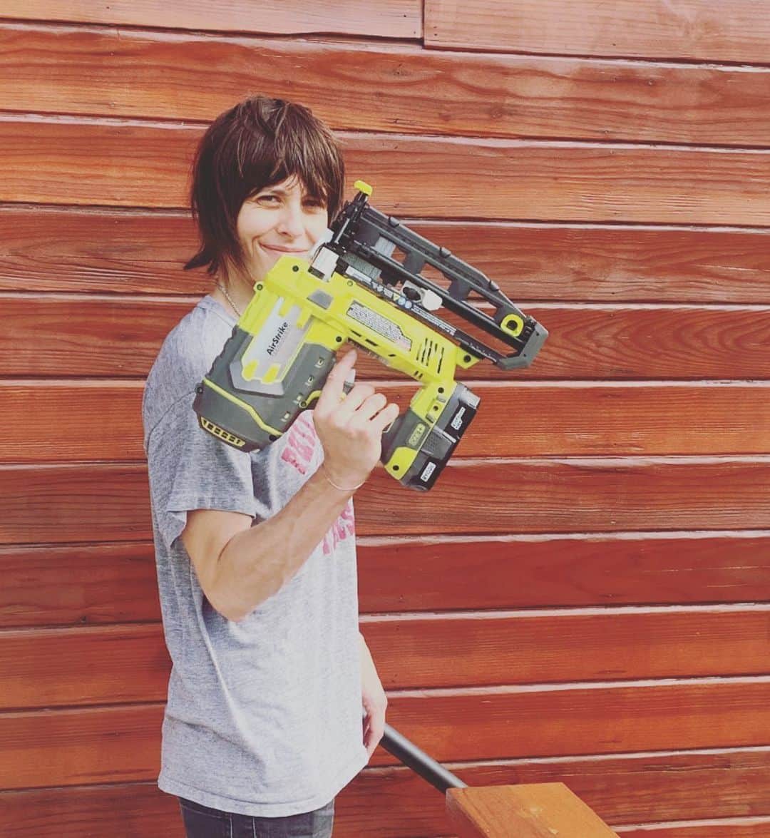 キャサリン・メーニッヒのインスタグラム：「New toy」