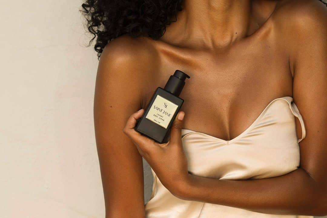 のインスタグラム：「Luxury body serum for your luxury body ✨⁠⠀ ⁠⠀ Shop #SaintJane and more CBD goodness at FS Sunset and FredSegal.com⁠⠀ ⁠⠀ #chilloutwellness #skincare #bodyserum #skincareproducts #skincareline #stjane #shopskincare #skincareroutine #bodyoil #fredsegal」