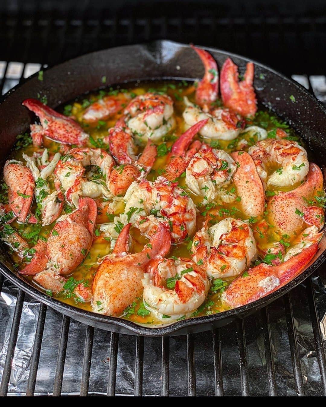 Flavorgod Seasoningsさんのインスタグラム写真 - (Flavorgod SeasoningsInstagram)「🦞 Lobster Stew Recipe⁠ -⁠ Customer: @downeasttraeger⁠ Add delicious flavors to any meal!⬇⁠ Click the link in my bio @flavorgod⁠ ✅www.flavorgod.com⁠ -⁠ "10 lobsters steamed for 8min and cleaned out. Place 3 sticks of butter in a skillet and on the grill at 325 to melt. Combine the lobster meat w/the melted butter, some fresh chopped parsley, garlic and @flavorgod garlic lovers. Smoke for 30min on Traeger at 325 and combine with a gallon of half&half and let smoke another 30min. Salt & pepper to taste. ."⁠ -⁠ Flavor God Seasonings are:⁠ 🦞ZERO CALORIES PER SERVING⁠ 🦞MADE FRESH⁠ 🦞MADE LOCALLY IN US⁠ 🦞FREE GIFTS AT CHECKOUT⁠ 🦞GLUTEN FREE⁠ 🦞#PALEO & #KETO FRIENDLY⁠ -⁠ #food #foodie #flavorgod #seasonings #glutenfree #mealprep #seasonings #breakfast #lunch #dinner #yummy #delicious #foodporn」9月28日 10時01分 - flavorgod