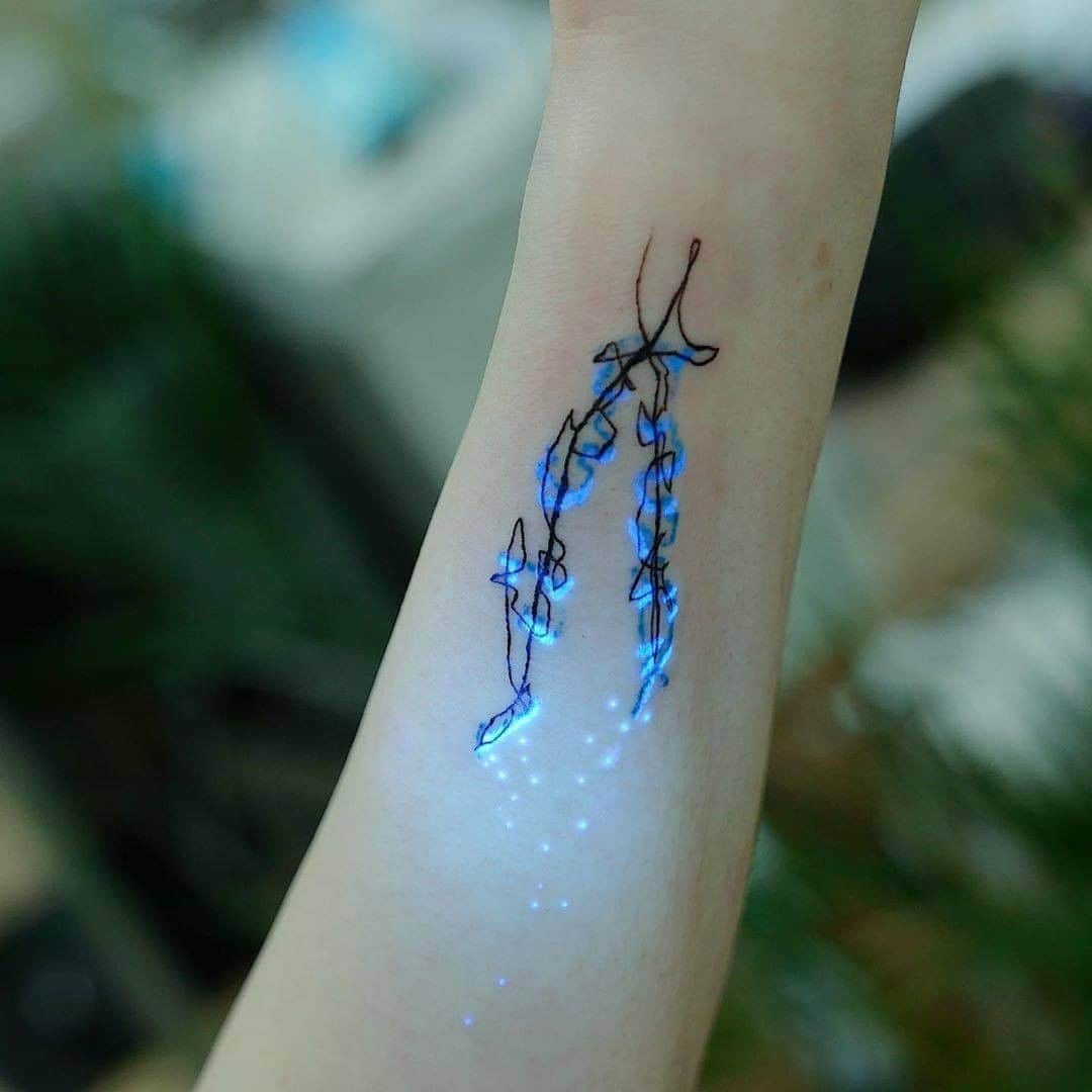 9GAGさんのインスタグラム写真 - (9GAGInstagram)「Sparkly tattoos  By @_jo_ul_ - #tattoo #9gag」9月28日 10時01分 - 9gag