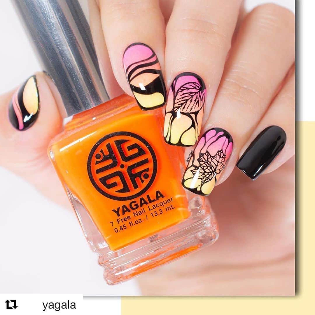 Nail Designsさんのインスタグラム写真 - (Nail DesignsInstagram)「#Repost @yagala  ・・・ 💗Neon nails, I use YaGala nail polishes to create this design💗Яркий градиент и стэмпинг лаками YaGala💗」9月28日 10時10分 - nailartfeature