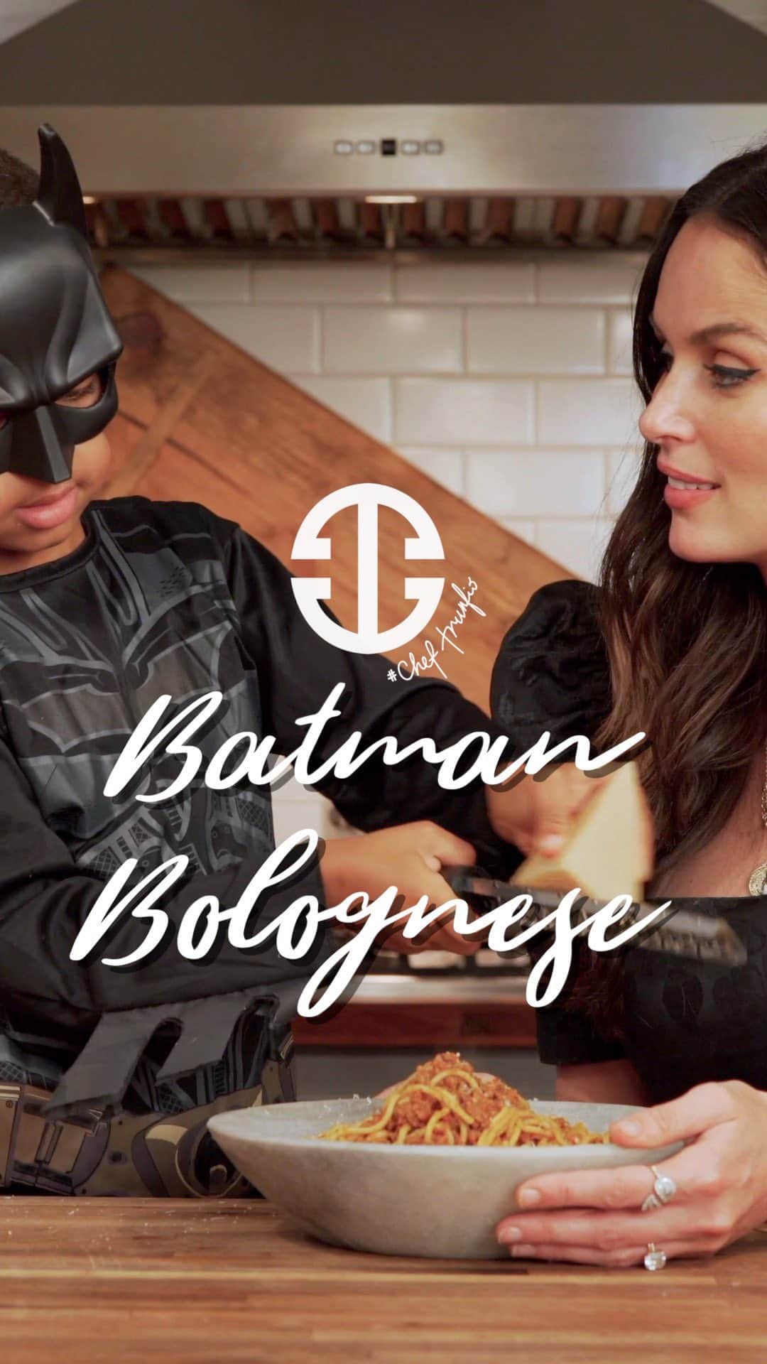 ニコール・トルンフィオのインスタグラム：「We have a very special guest joining in on the @cheftrunfio fun to help make Batman Bolognese!  This super easy recipe is a family favorite and perfect to make with the kids too. #cheftrunfio」