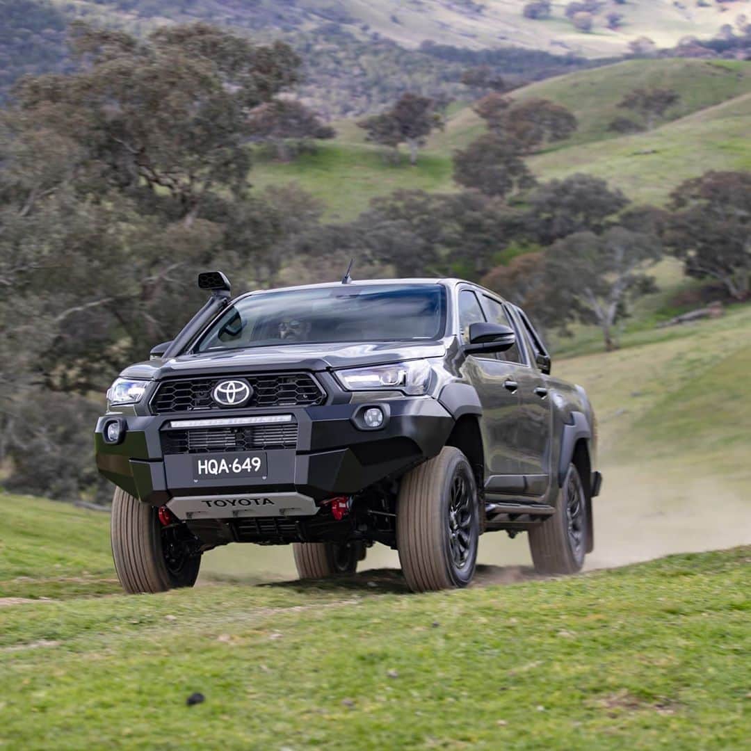 Toyota Australiaのインスタグラム：「Prepare yourself for some serious action in the new HiLux Rogue and HiLux Rugged X. Better looking and even better under the hood.. where will your next adventure take you? #ToyotaHiLux #AwakenYourUnbreakable」