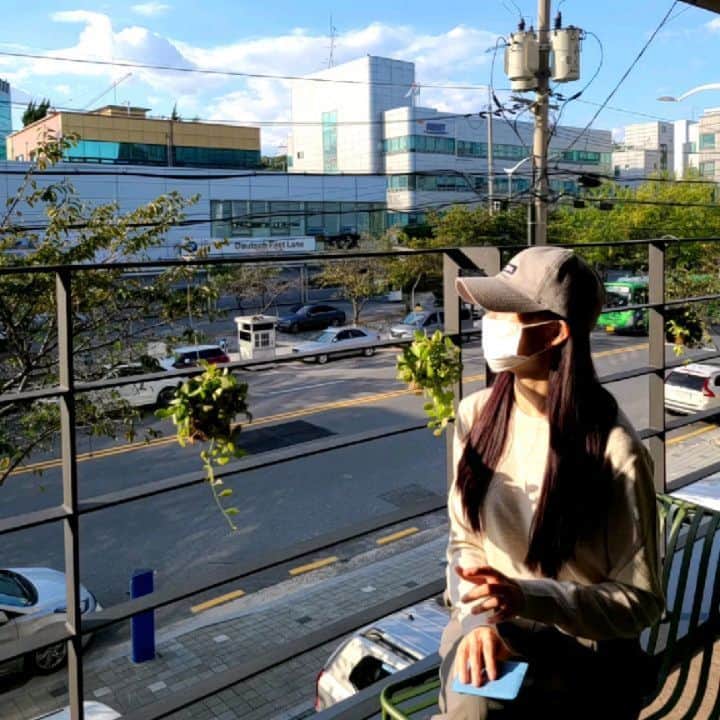 ユジョンのインスタグラム：「☁️💙」