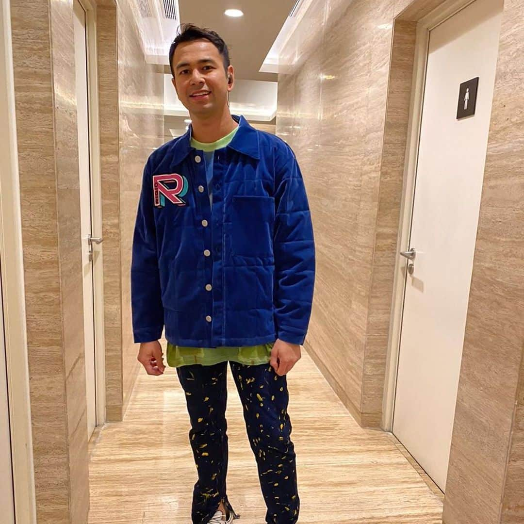 Raffi Ahmadさんのインスタグラム写真 - (Raffi AhmadInstagram)「MOM and KIDS AWARDS 2020  In @rigio____ ,styled @wanda_haraa #wandaharaaproject 💙」9月28日 11時19分 - raffinagita1717