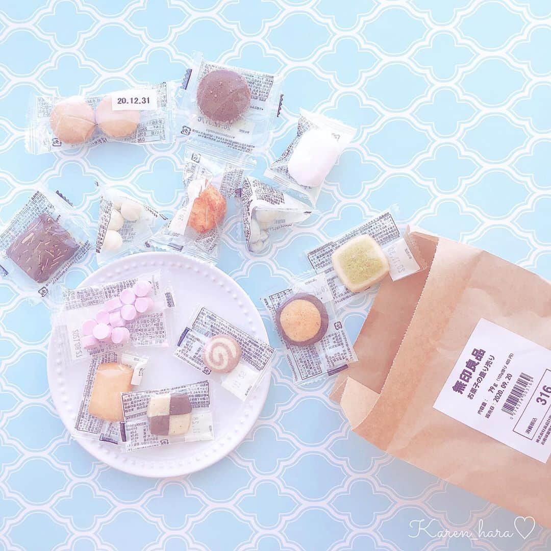 原かれんさんのインスタグラム写真 - (原かれんInstagram)「᯽ おやつ . . . 食べたいものを食べたいだけチョイスにきゅん . . ☑︎好きなのを選んで→自分で測って→シールで封をするシステム . . おやつは300円まで。笑 . . . . 𖧷 無印良品 𖧷 ( @muji_global ) . . . #量り売り #無印良品 #mujirushi  #原かれん #かれんたん #nmb48   #kawaii #ピンク加工 #映え #귀여워  #instagood #スイーツ巡り #sweets #love #instafood #原ぺこかれんたん」9月28日 11時58分 - karen_hara315