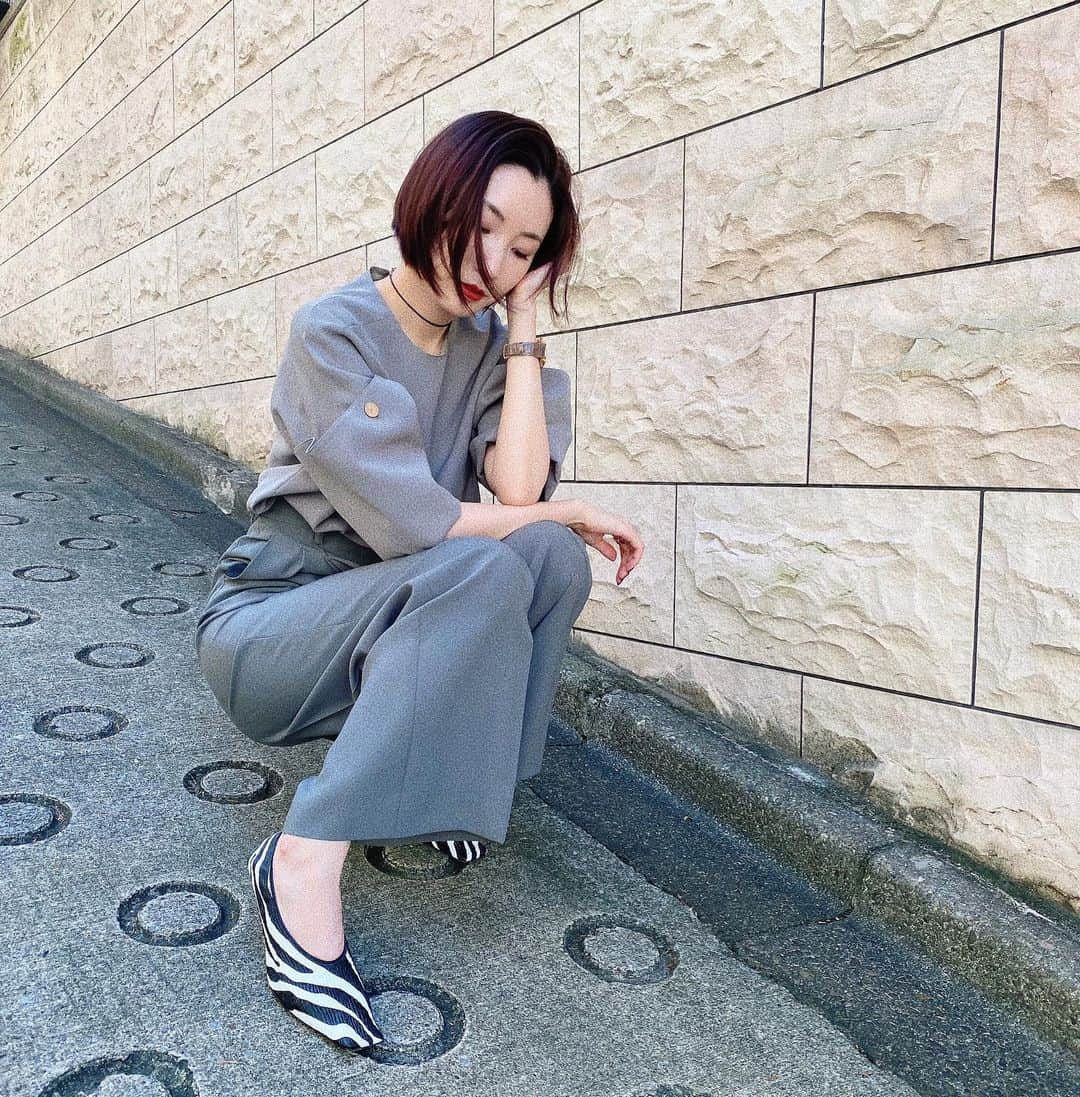 ソンミさんのインスタグラム写真 - (ソンミInstagram)「久々に私服を。 @akiranaka.official のトップスに @beaufille のパンツでセットup風に。 今日から1週間頑張りましょう♡  #ootd #outfit #fashion  #officecode  #ソンミ服」9月28日 11時52分 - sonchan0111