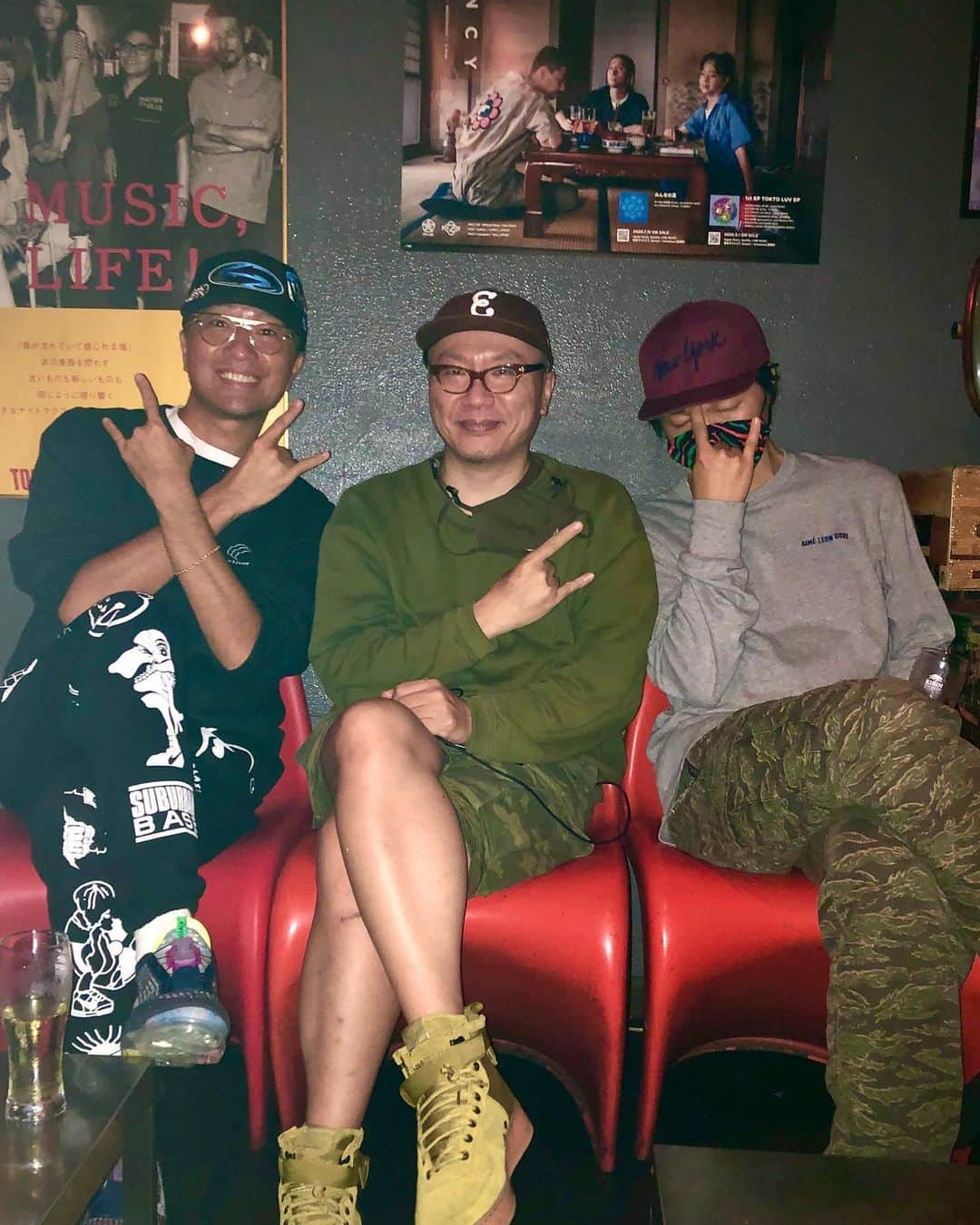 ZEN-LA-ROCKのインスタグラム：「もう20年以上も😳名前を変えたり曜日変えたりetcで続けているオルガンバー でのPARTY『M/E/G/A』ですが、更なるパワーアップを目指して今回からKCD先生にも参戦頂くことにしました‼️ 開催も11月から第五日曜になります🌵 渋谷にお立ち寄りの際には是非くれたけビル3階にお越し下さいませーーっ💥 何&卒ですっっっ . . . #オルガンバー #organbar #ラジカセ魔 #hiphop最高会議 #kcd #kcdaddy #mzt #zenlarock #bootboybiz #fncy #くれたけビル」