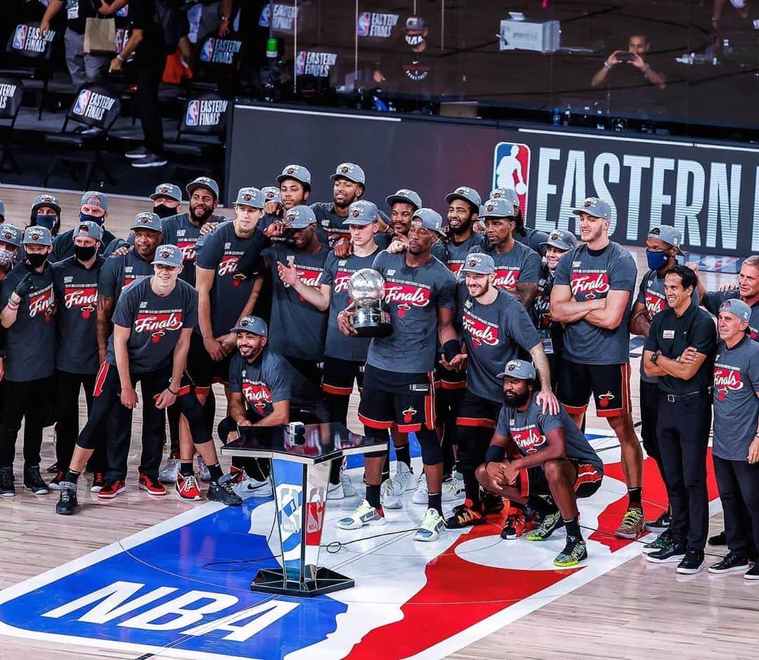 Miami HEATさんのインスタグラム写真 - (Miami HEATInstagram)「This feels good.   Hit the link in our bio to get your Eastern Conference Championship shirt and hat right now!」9月28日 11時55分 - miamiheat