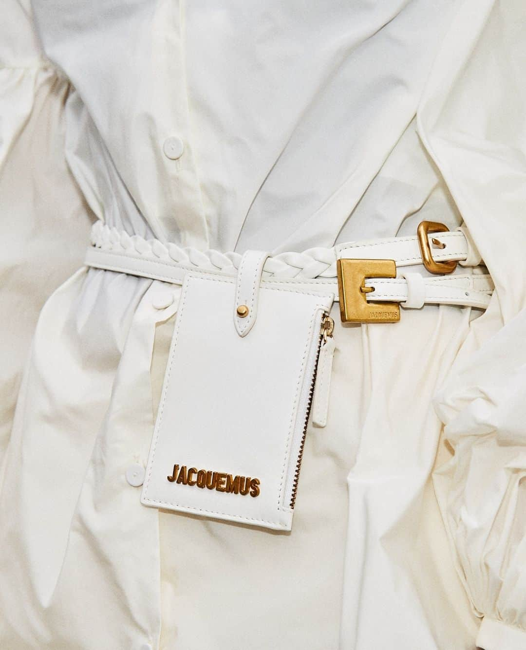 ADELAIDEさんのインスタグラム写真 - (ADELAIDEInstagram)「Put a belt on it 🌙⁠ ⁠ Belt@jacquemus⁠ ⁠ Available online and in store⁠ ⁠ ⁠ #selectshop_adelaide ＃jacquemus #belt #purse #whitelook #allwhiteeverything #autumn #autumnwinter #fashion #style #ootd #outfit #instagood #instastyle #fashionphoto #秋＃スタイル⁠ ⁠ ⁠」9月28日 12時00分 - selectshop_adelaide