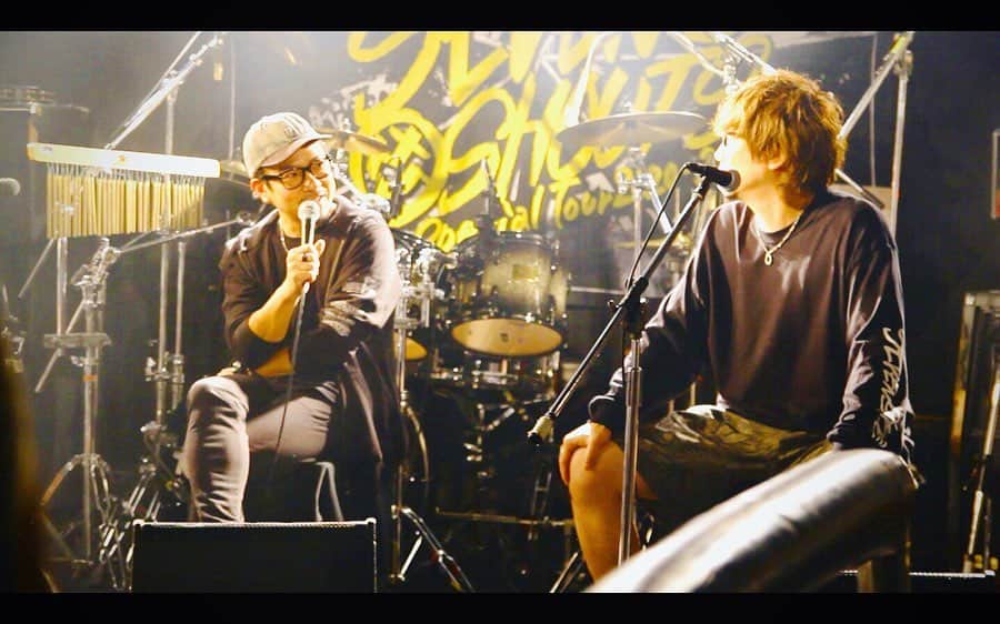 チフネシンゴのインスタグラム：「2020.09.25 @千葉LOOK  『"SEVEN SHOUTS"ライブハウスde爆音試聴&座談会』&Acousticライブ!!  爆音試聴会がマジで爆音だった♪  #hotsquall #ホスコ #七つの声援 #SEVENSHOUTS #SSST #live #acoustic」